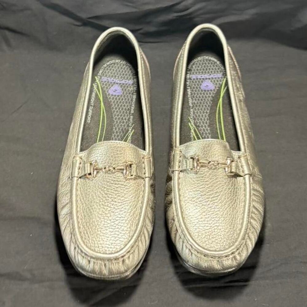 🚨 Like New SAS Women’s Leather Savvy Silver Loafers Shoes Comfort Size: 10 W 👞 - Picture 2 of 8